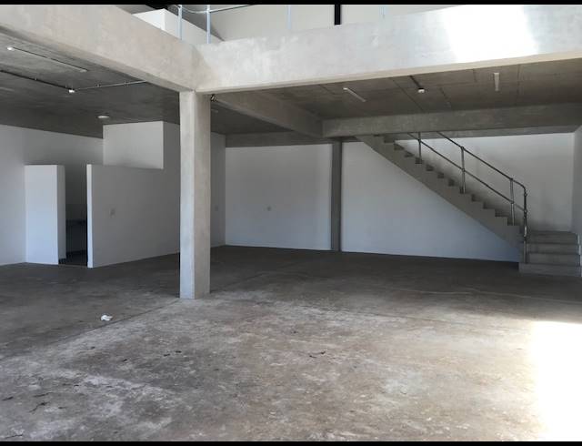 300M² WAREHOUSE TO LET IN GLEN ANIL